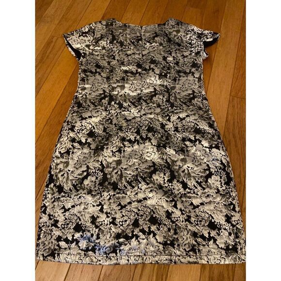 Xhilaration women's metallic cap sleeve zipped back lined short dress size small - Picture 8 of 8
